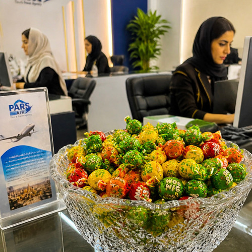 خرید آبنبات های روشن با ارسال فوری از فروشگاه پاستیل.