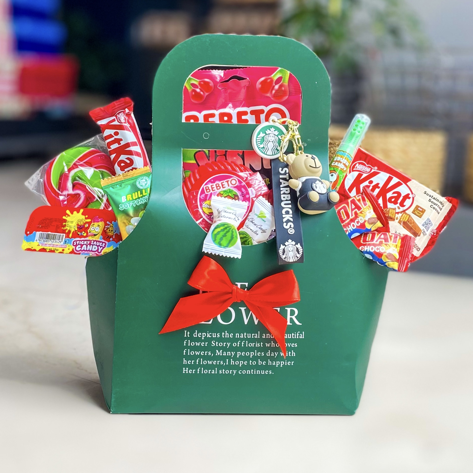 پک شکلات با جاسوئیچی و شکلات و پاستیل خارجی
